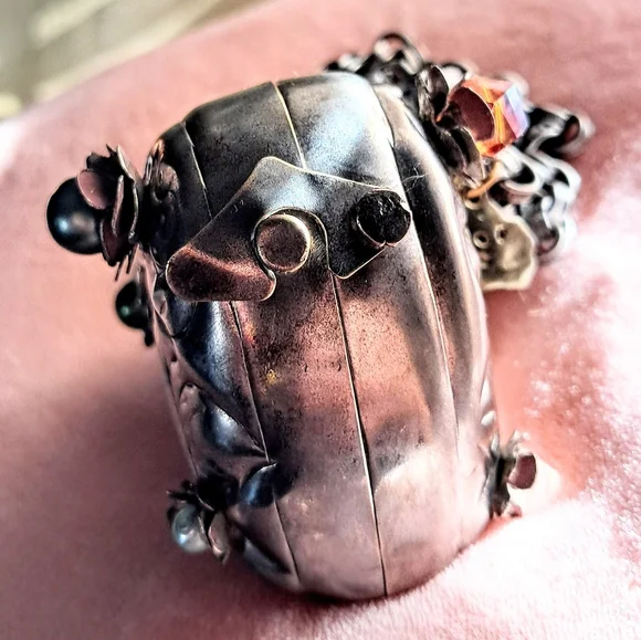 Vintage Victorian Revival Heart Locket Box Repoussé Pendant Necklace - Picture 4 of 10